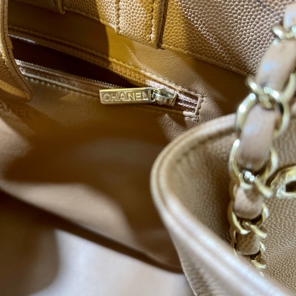 ❌SOLD❌Authentic Chanel Business Affinity Tote Large - Picture 12 of 15